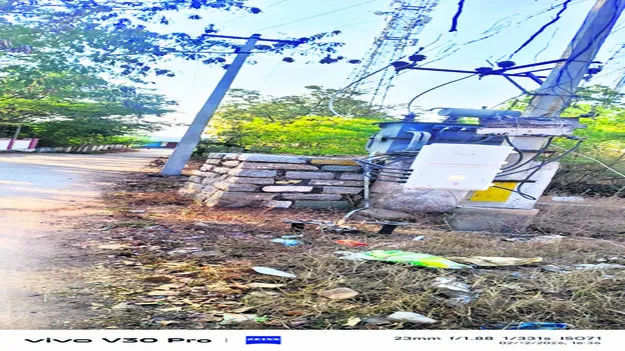 SEWAGE: రోడ్లపైనే మురుగునీటి ప్రవాహం