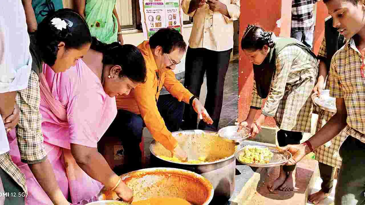 10లో వంద శాతం ఉత్తీర్ణత సాధించాలి 