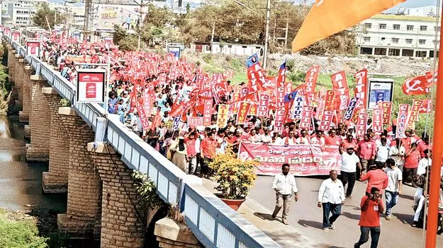 లేబర్‌ కోడ్లు రద్దు చేయాల్సిందే