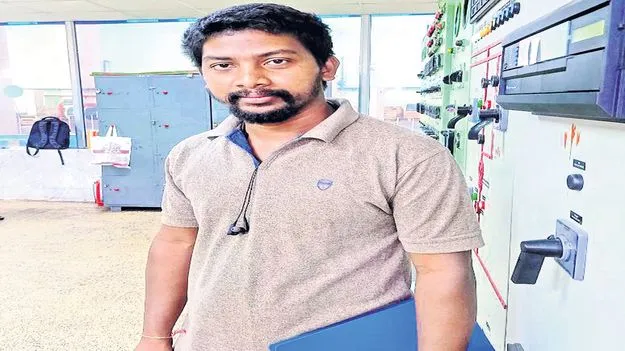 విద్యుదాఘాతంతో కాంట్రాక్టు కార్మికుడి మృతి