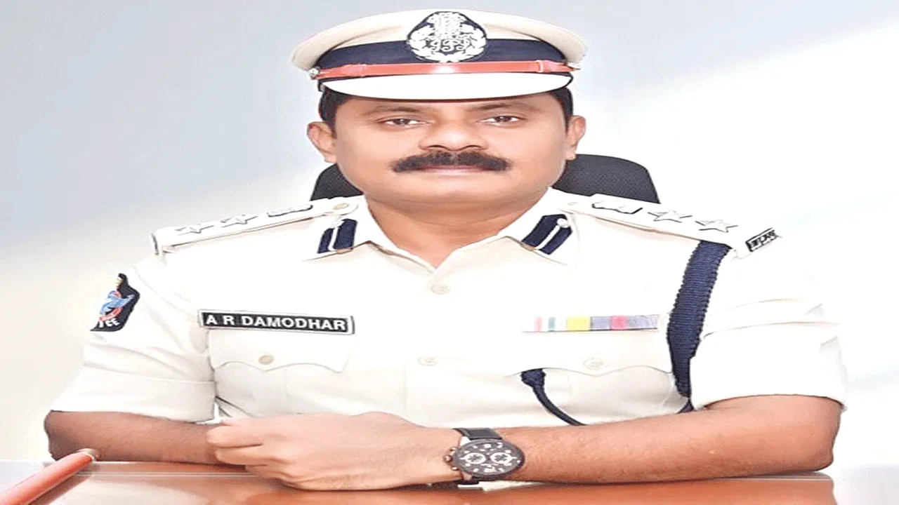 హ్యూమన్‌ రైట్స్‌, ఆర్టీఐ పేరుతో దోపిడీకి పాల్పడితే చర్యలు: ఎస్పీ 