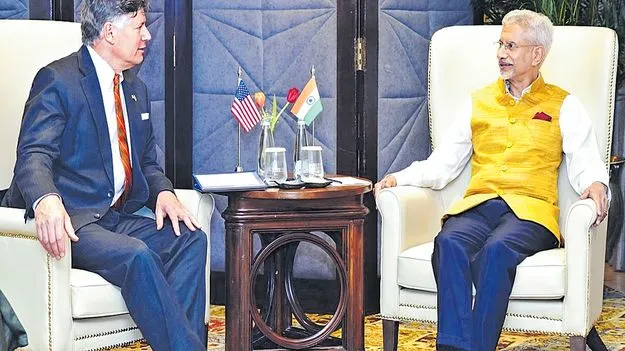 మాకు పోటీగా భారత్‌ను ఎదగనివ్వం