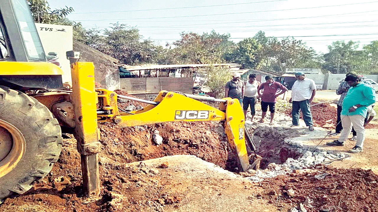 ఆమోదం లేకుండా.. టెండర్లు కట్టబెట్టి