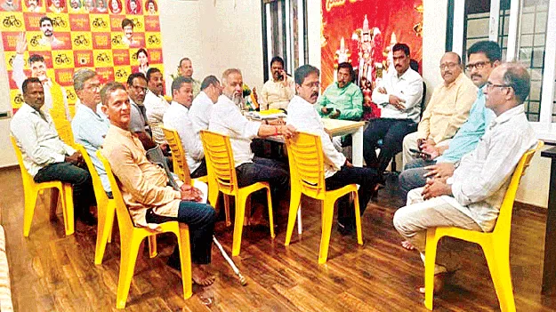 పార్టీ విజయం కోసంకృషిచేయాలి