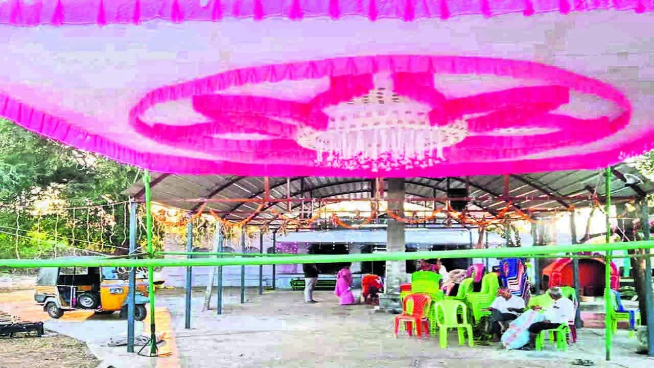 SHIVARATHRI: శివరాత్రికి ఆలయాల ముస్తాబు