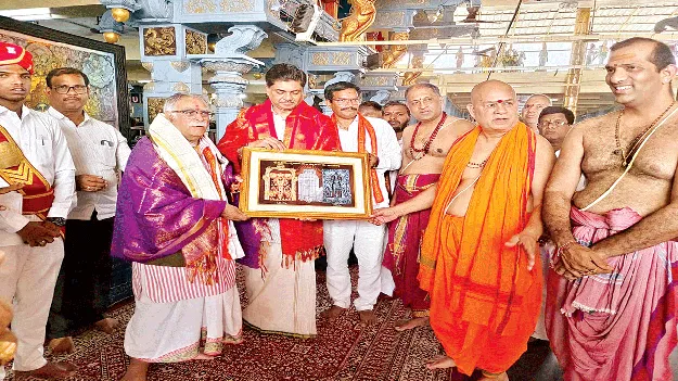 స్వామి సేవలో సుప్రీంకోర్టు న్యాయమూర్తి