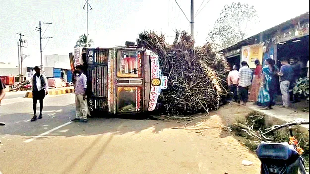 ఓవర్‌లోడ్‌తో ప్రమాదాలు