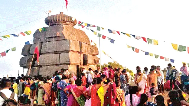 జనసంద్రం.. మహేంద్రగిరులు 