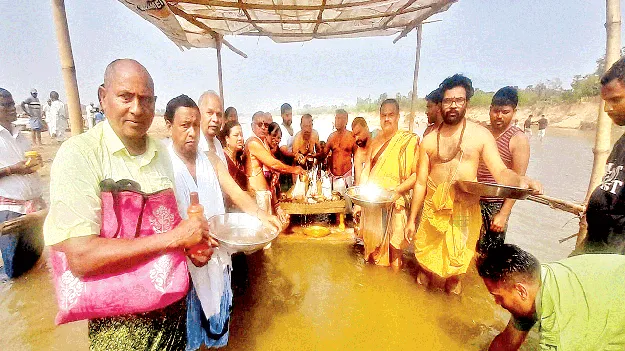  వంశధారనదిలో చక్రతీర్థ స్నానాలు