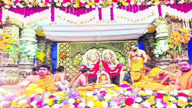FESTIVAL: ఘనంగా శివ పార్వతుల కల్యాణం