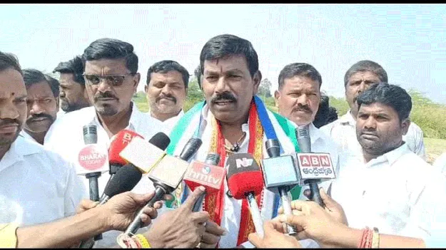  కూటమి నేతల అండదండలతో ఇసుక దోపిడీ