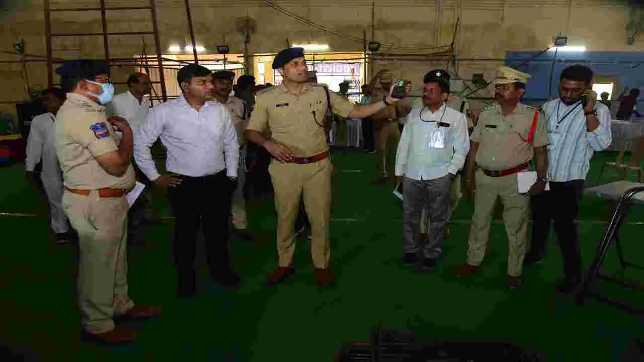 కౌంటింగ్‌ కేంద్రాల వద్ద మూడంచెల భద్రత...