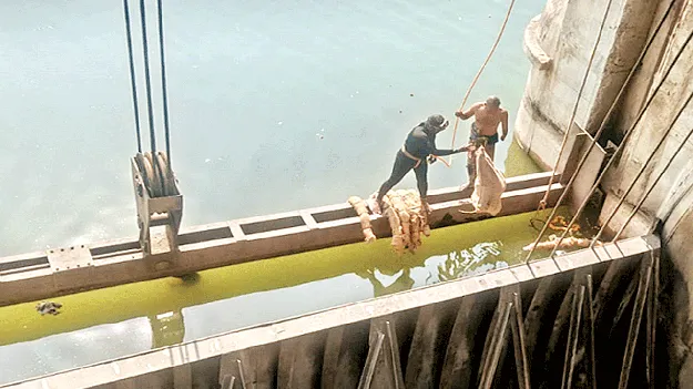 ఆగని ప్రవాహానికి అడ్డుకట్ట