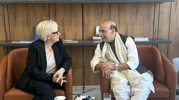 రఫేల్‌ ఫైటర్లలో.. భారత్‌ వాటా పెంచాలి