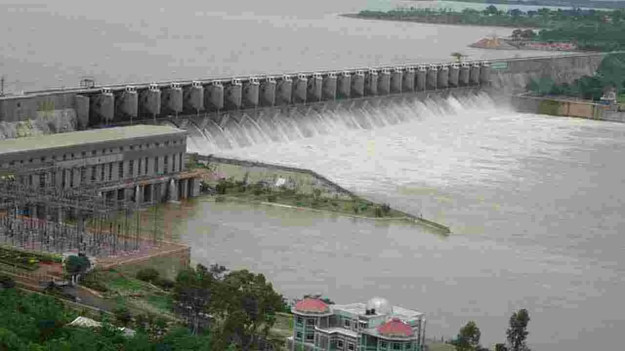 తండ్రి ద్రోహాన్ని కప్పేసి.. తన నిర్లక్ష్యానికి ముసుగేసి..!