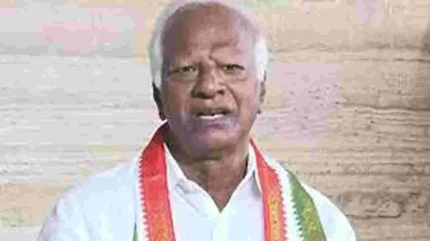 కేసీఆర్‌ ఎవరికి జాతిపిత?