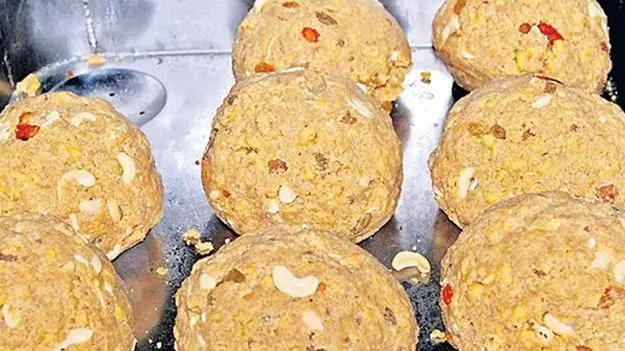 నెయ్యి ట్యాంకర్ల నుంచి లంచాలు..