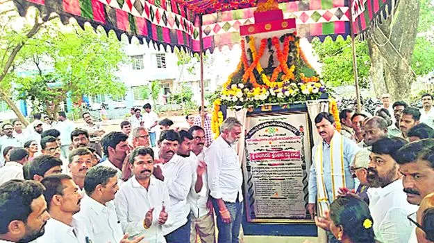 అర్ధరాత్రి ఆపదొస్తే.. పరుగులు తీసే అవస్థలుండవ్‌