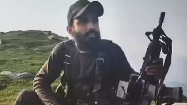 జమ్మూకశ్మీర్‌లో ముగ్గురు ఉగ్రవాదుల హతం