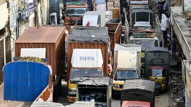 క్యూఆర్‌ కోడ్‌తో రిఫ్లెక్టివ్‌ టేపులు 