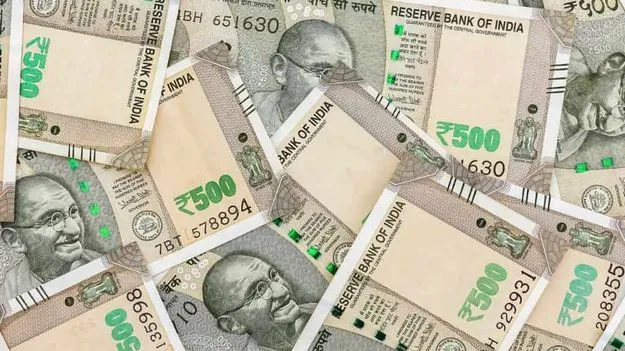 రిటైర్డ్‌ ఐఏఎస్‌పై సీసీఎస్‌లో కేసు