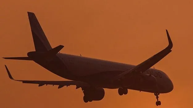 పశ్చిమాసియా దేశాల్లో 12,000 విమానాల రద్దు