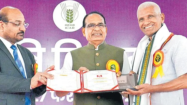 రైతునేస్తం వెంకటేశ్వరరావు, రైతు జయపాల్‌రెడ్డికి ఫెలో ఫార్మర్‌ అవార్డు