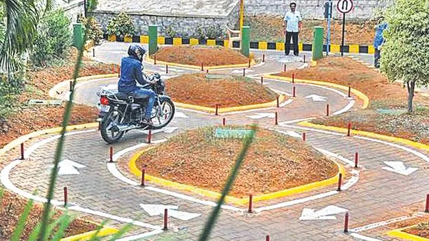 ఎల్‌ఎల్‌ఆర్‌.. నో స్లాట్‌!