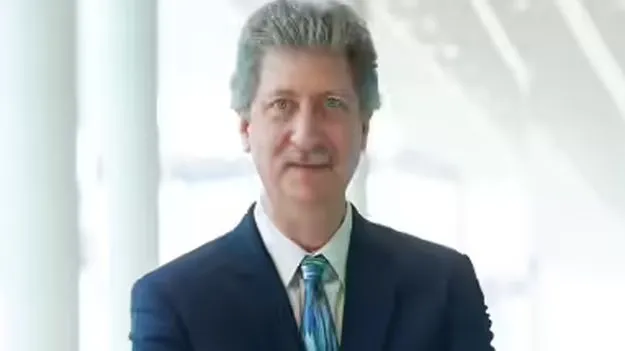 పెన్సిల్వేనియా యూనివర్సిటీ ప్రొఫెసర్‌ బ్రూస్‌ లెవిన్‌కు జీనోమ్‌వ్యాలీ ఎక్స్‌లెన్స్‌ అవార్డు 