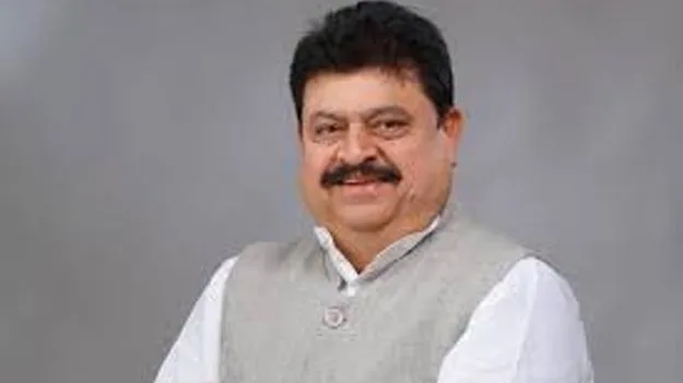 కవిత పార్టీతో బీఆర్‌ఎస్‌ భూ స్థాపితం