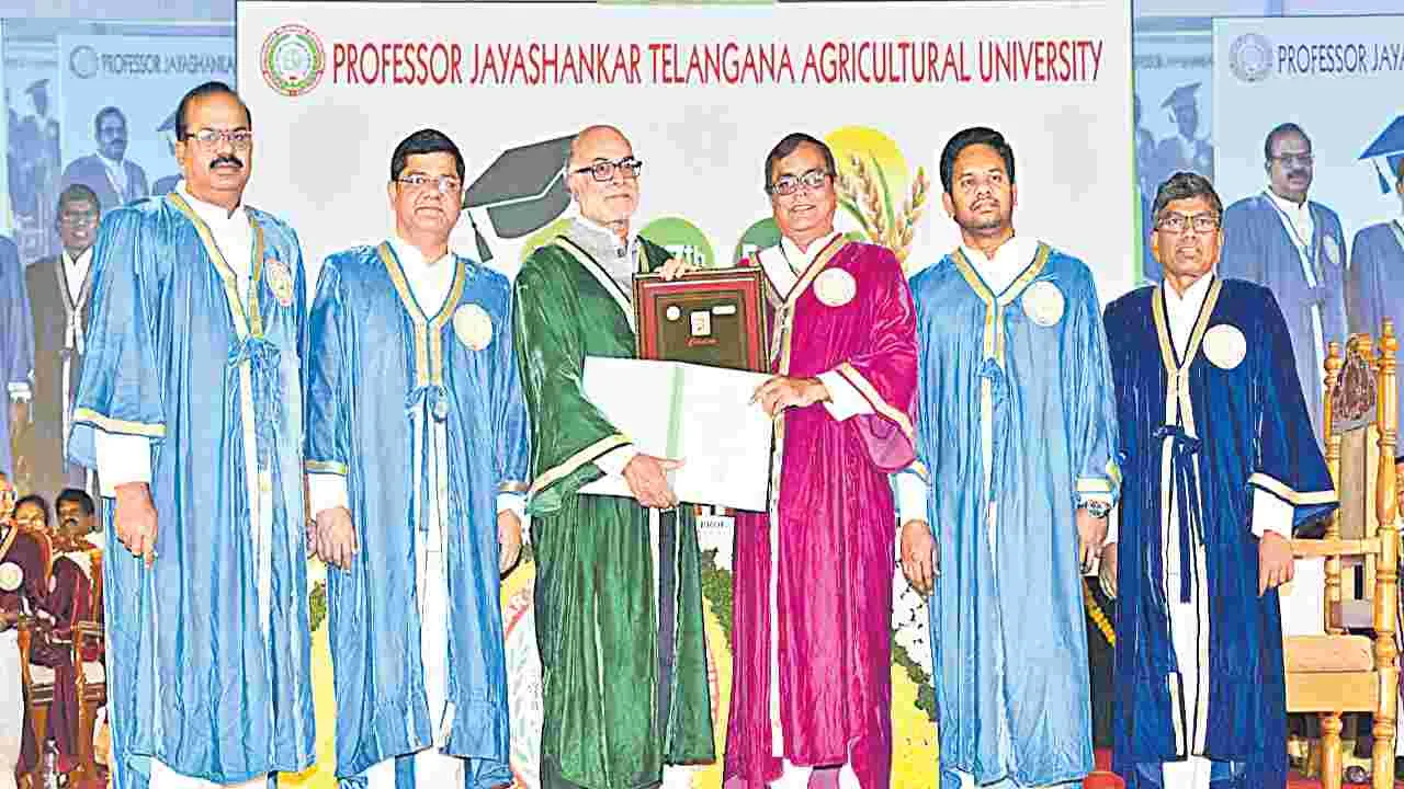 నూతన పద్ధతులతో పంట సరళిలో మార్పు తేవాలి