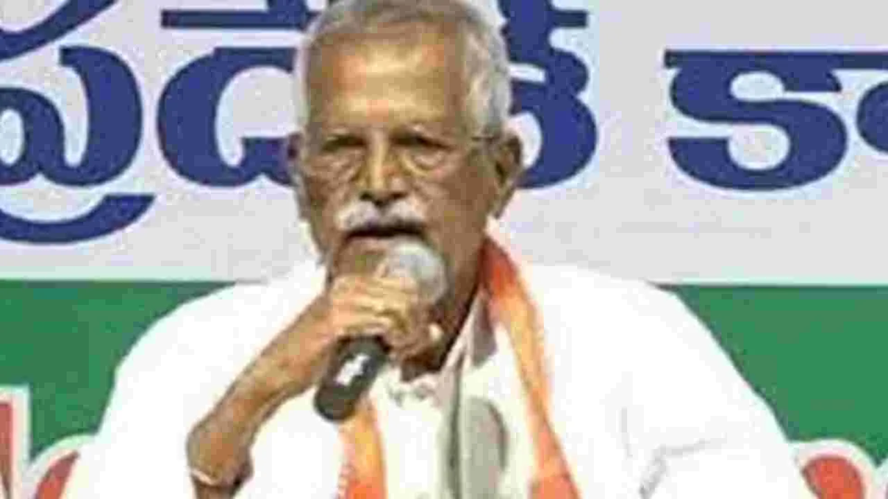 కవిత ఓ విపక్ష నేతగా పనిచేస్తోంది: కోదండరెడ్డి