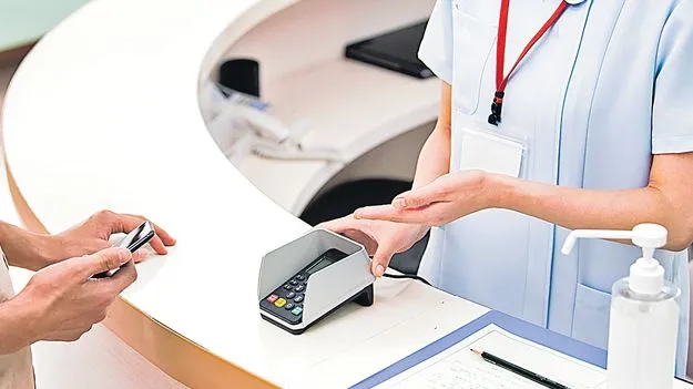 నగదు రహిత వైద్యం