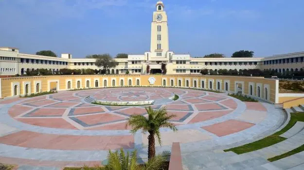 టాప్‌ 500 బిట్‌శాట్‌ ర్యాంకర్లకు ట్యూషన్‌ ఫీజు మాఫీ