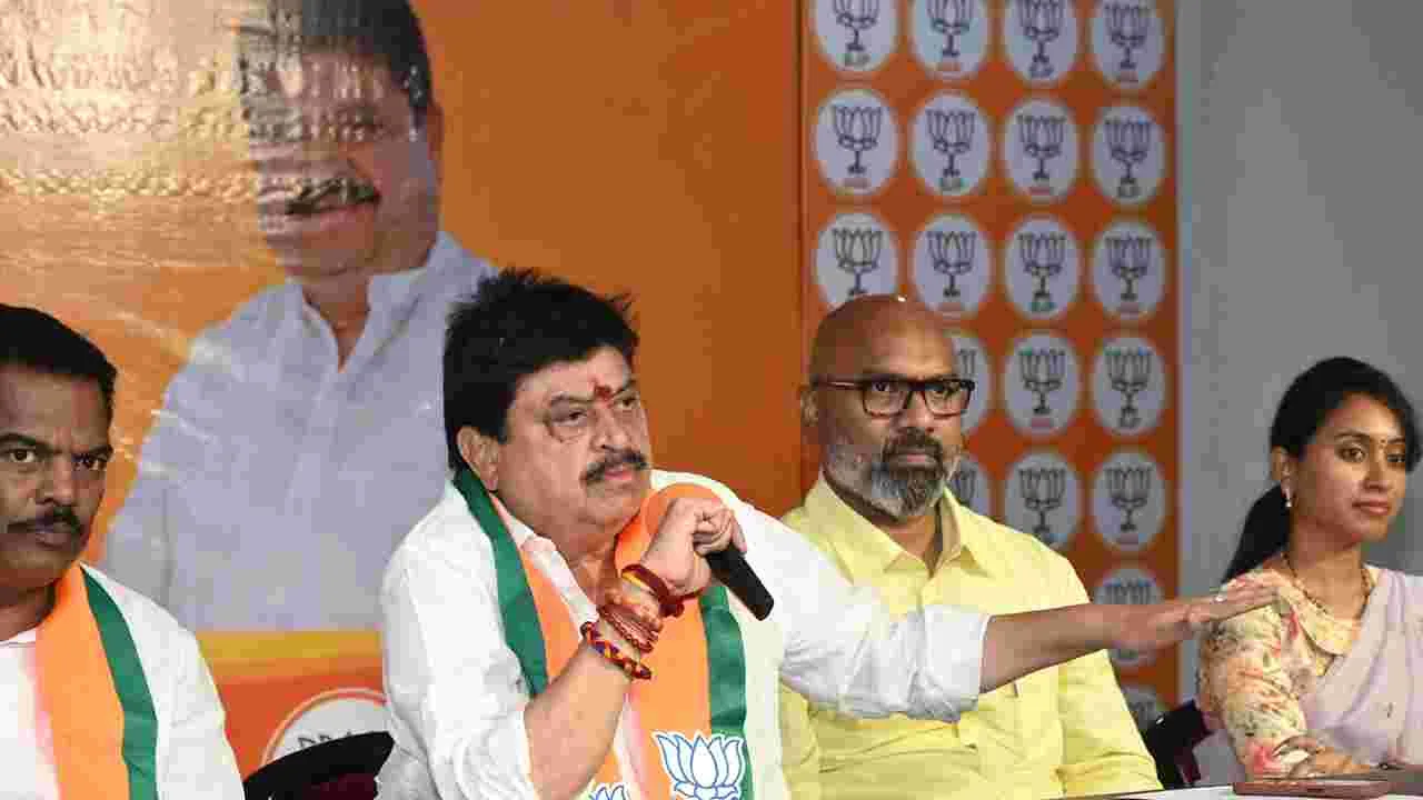 అక్బరుద్దీన్‌, రేవంత్‌రెడ్డి ఇద్దరూ దోస్తులే