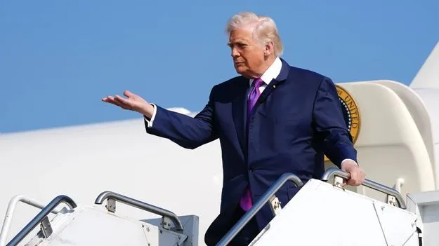 గ్రహాంతరవాసుల సమాచారం బహిర్గతం చేస్తాం: ట్రంప్‌ 