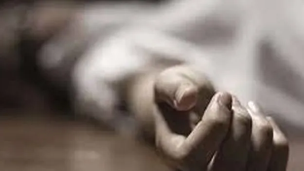 సీనియర్ల ర్యాగింగ్‌, హెచ్‌వోడీ మందలింపుతో.. 