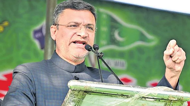 అధికారం ఎవరిదైనా మా దగ్గరికి రావాల్సిందే