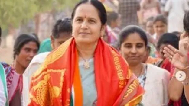 ఇస్నాపూర్‌ వైస్‌ చైర్మన్‌పై అనర్హత వేటు