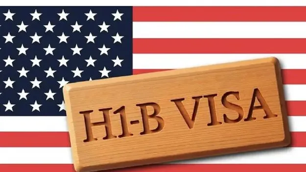 హెచ్‌-1బీ వీసాదారులపై పిడుగు! 