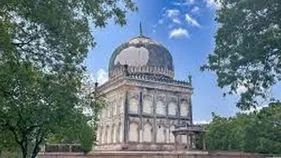 హైదరాబాద్‌కు పునాది వేసింది ఇరానీలే