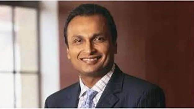 అనుమతి లేకుండా దేశం విడిచి వెళ్లను