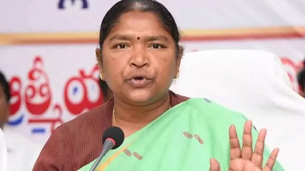 మహిళలకు మరిన్ని పథకాలు: సీతక్క