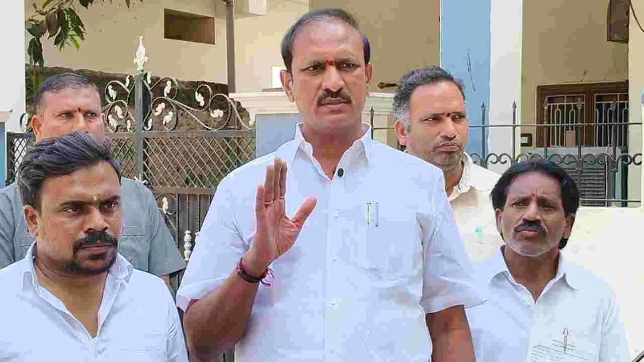 రాష్ట్రంలో యూరియా కొరతకు కేంద్రమే కారణం