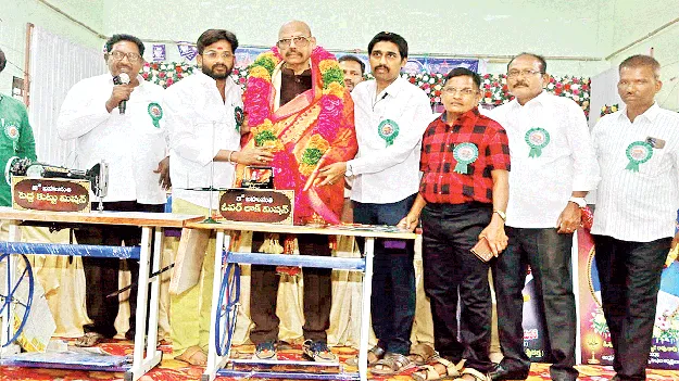 టైలర్లు వృత్తి నైపుణ్యాలు పెంచుకోవాలి