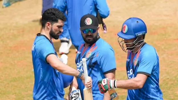 పాక్‌కు అఫ్ఘాన్‌ క్రికెటర్ల ఝలక్‌