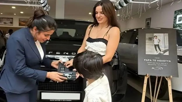 కుమారుడికి ప్రేమతో..  రూ.4 కోట్ల కారు గిఫ్ట్‌