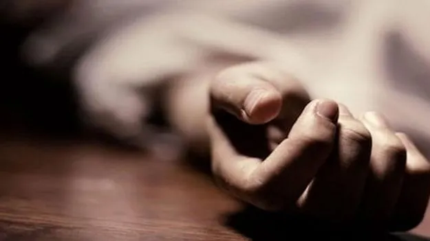 అమ్మని కడసారి చూసుకునేందుకు నాన్నని రప్పించరూ.!!