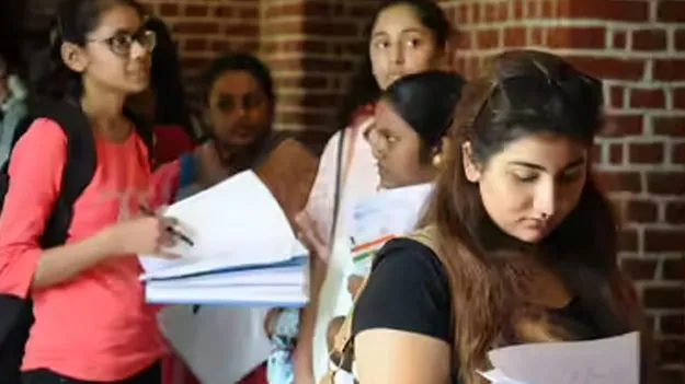 ఇంటర్‌ హాల్‌ టికెట్ల విడుదల