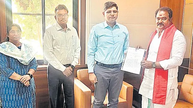 కామారెడ్డి ప్రభుత్వ కళాశాల భూముల ఆక్రమణలపై వాస్తవాలు తేల్చాలి